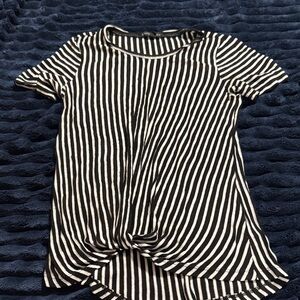 Signature Studio Black and White Striped Short Sleeve Top